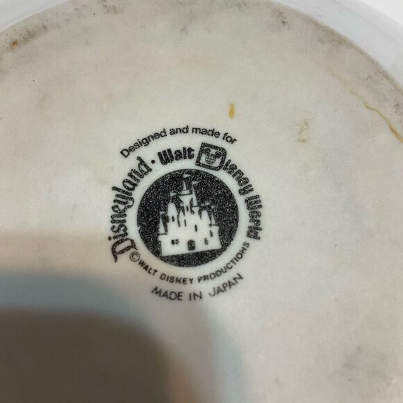 Vintage 80’s Disney Castle Ashtray. No chips. - Picture 3 of 9